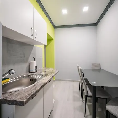 White House Miskolc, Apartment *